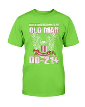 Load image into Gallery viewer, Never Underestimate An Old Man Who Has A DD-214 ATM-USVET62 T-Shirt
